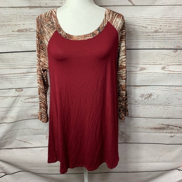NWT Emerald Burgundy Print Raglan Tunic - Picture 2 of 7